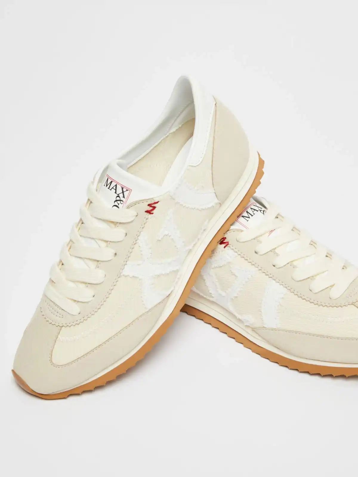 
                  
                    Ultra-lightweight sneakers - Ivory
                  
                